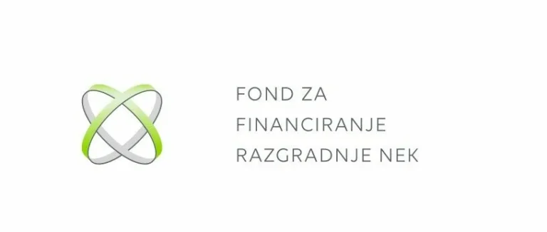 Logo s dva isprepletena oblika vrpce u zelenoj i sivoj boji s lijeve strane i tekst na srpskom jeziku s desne strane "Fond za financiranje izgradnje NEK" na bijeloj pozadini.